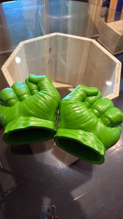 Hulk Smash Fists Foam Gloves Pair