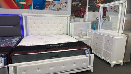 GORGEOUS 5pc BEDROOM SETS STARTING $599