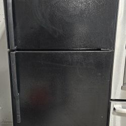 18cu.ft. GE Black Top Freezer Refrigerator 