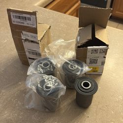 4 pcs Spring Shakle  Bushings  Left  Right  Rear  for Silverado  1500 99-2017