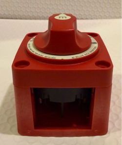 Blue Sea Systems 6006B-BSS Mini Battery Switch On/Off W/Knob In Ted