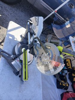 Maquina Ryobi De Luz Para Cortar Tablas de 10 pulgadas