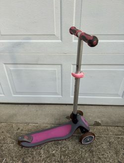 Pinkish-gray French Globber children's three-wheeled scooter
