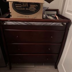Changing Table / Dresser 