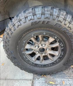 JEEP 392 BEADLOCK 4SET WHEELS AND TIRES 35% - 40% PRICE 1200 JUST 4SET
