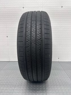 One LikeNew tire 255/60/18 Goodyear 108H # 1303
