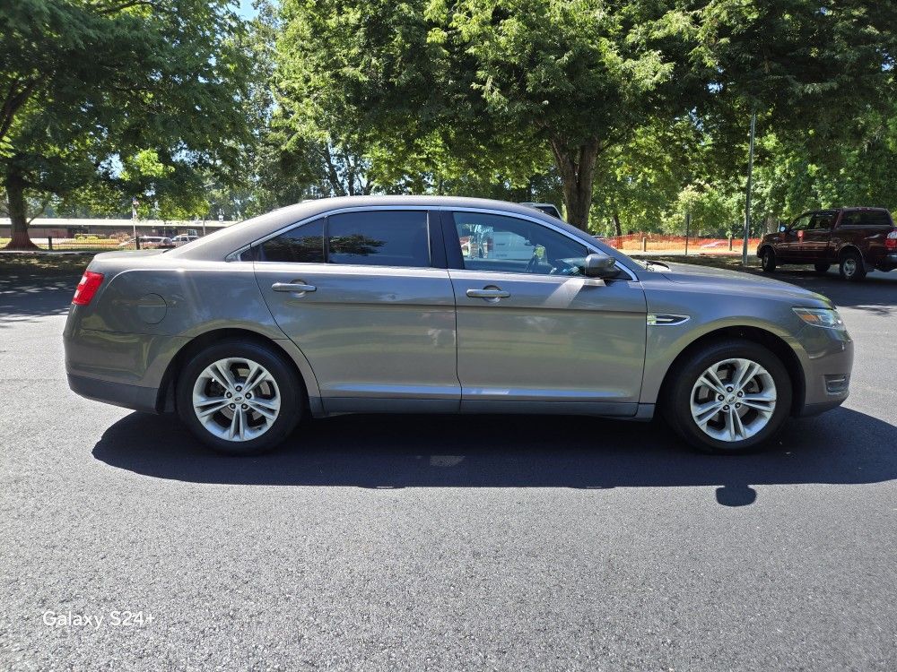 2014 Ford Taurus