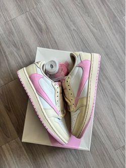 Size 8 men jordan 1 low
