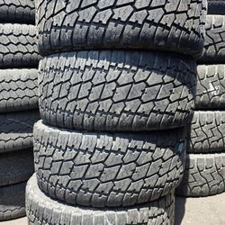 325 60 18 Tires Con 80% De Vida Las 4 De La Marca NITTO 