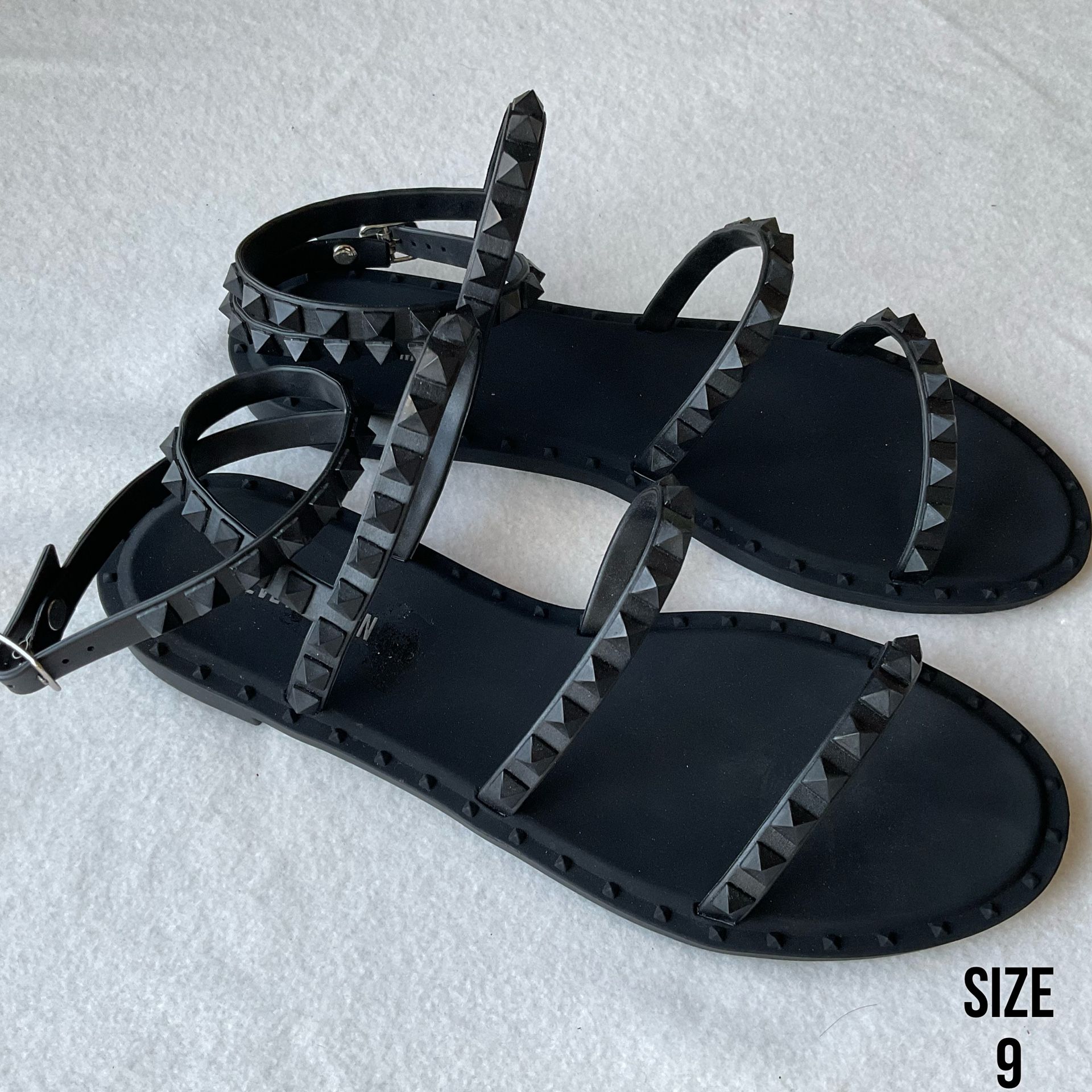 Steve Madden Travel-J jelly studded flat sandals in black for Sale in  Moreno Valley, CA - OfferUp