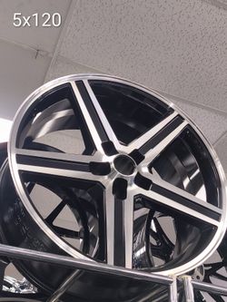 GET YOUR RIDE SICK! 🚗💨 Don't Be Basic—Upgrade to IROK Wheels Is your car still rocking those factory looks? Let's fix that! These 24x10 IROK Gloss