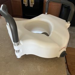 Raised 2 In 1 Toilet Seat. NEW, Locking, 5” Rise