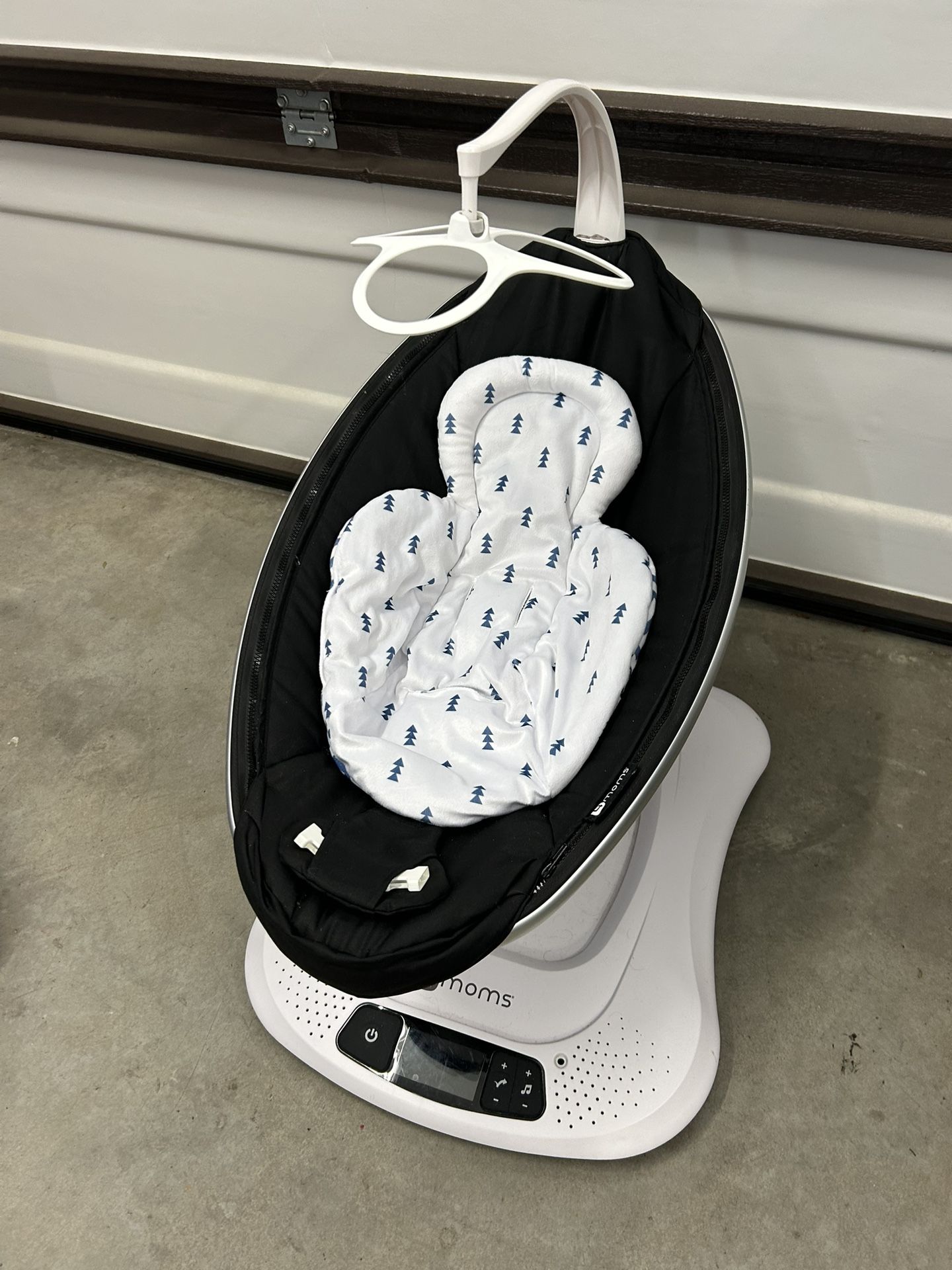 4Moms MamaRoo Multi-Motion Baby Swing