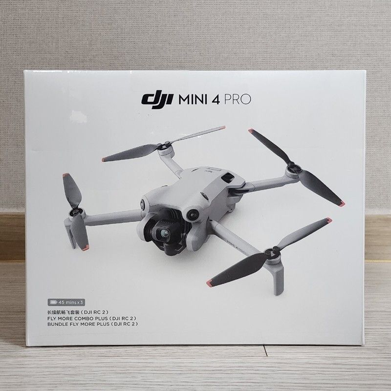 DJI Mini 4 Pro Fly More Combo