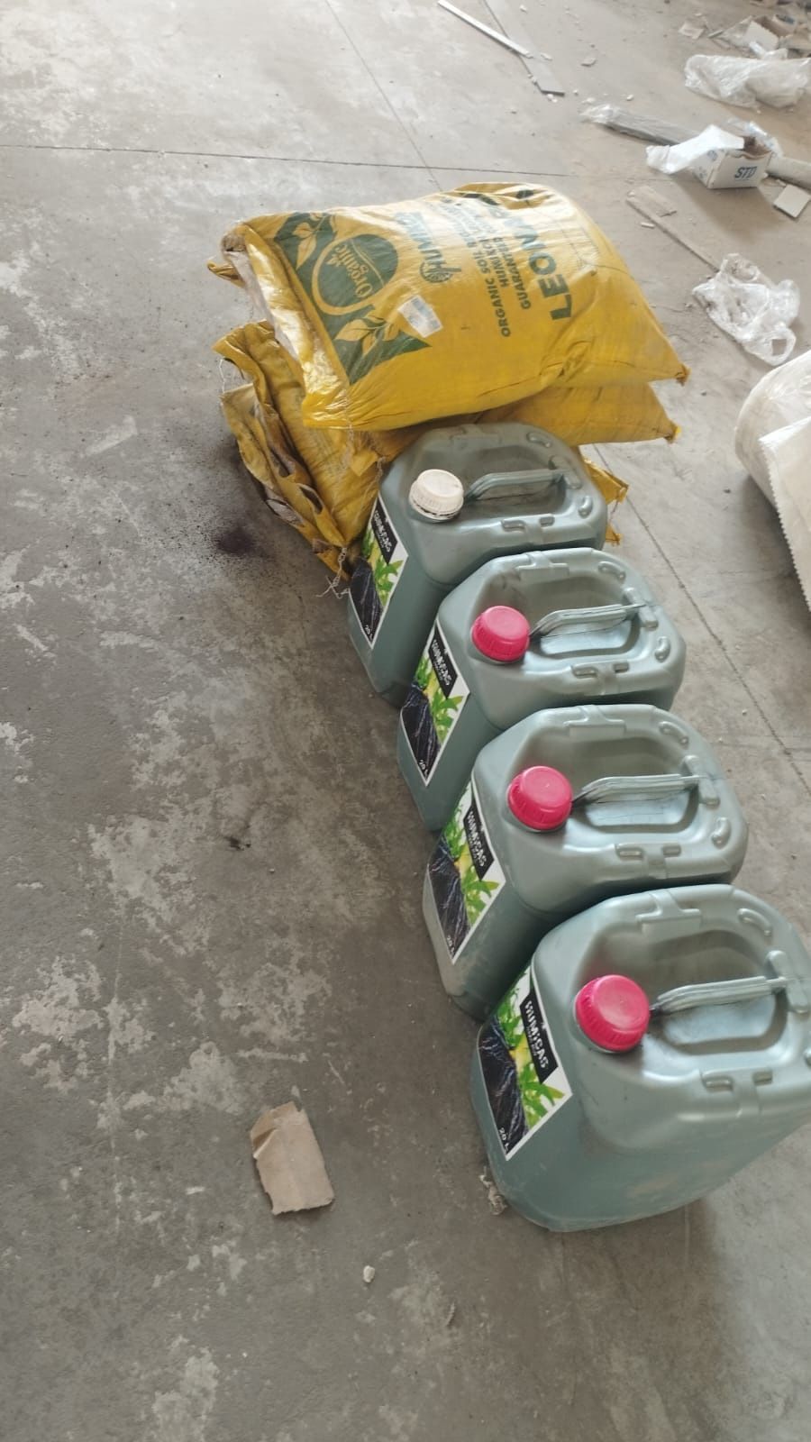 Leonardite Fertilizer ( Humic And Fulvic Acid ) 5 Gallons