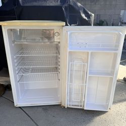 Mini fridge