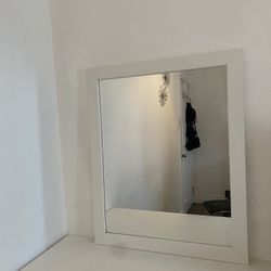 White Mirror 26.25x32in