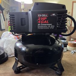 Portable 115V Electrical Air Compressor Ex-Cell EXFAC24  2 HP, 4-gallon Manual Included (VERY CLEAN KEPT IN THE HOUSE)