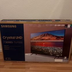 Samsung 43” Smart TV