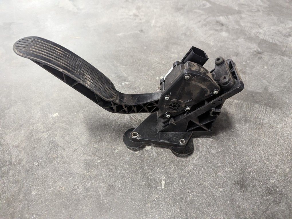Ford Crown Victoria Accelerator Pedal