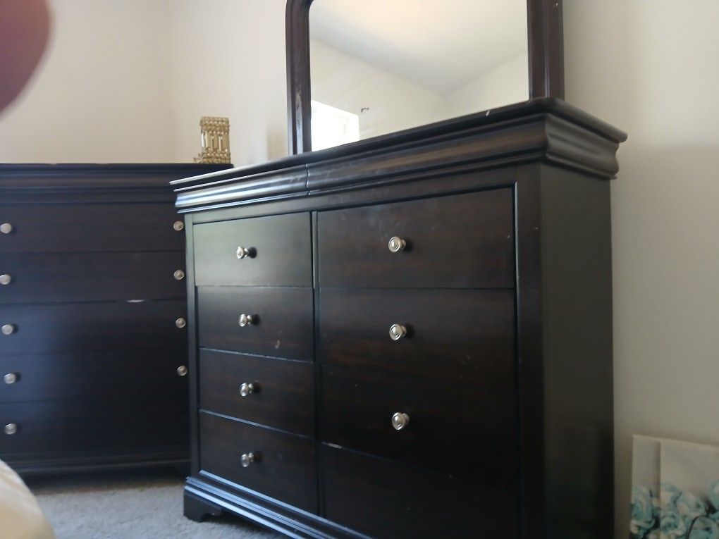 Seven Piece Bedroom Set Dark Oak