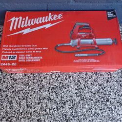 GREASE GUN MILWAUKEE M12 TOOL ONLY 