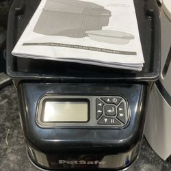 Battery Operated Cat Or Dog Auto Feeder