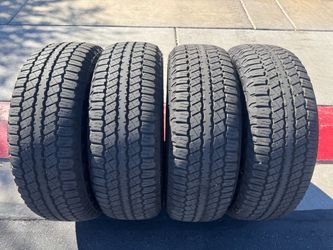 4 Dunlop Grandtrec 235/65/18 tires new