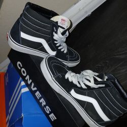 Black And White Converse  US Woman SIZE 9