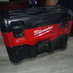 Milwaukee M18 Cordless Wet & Dry Shop Vac 