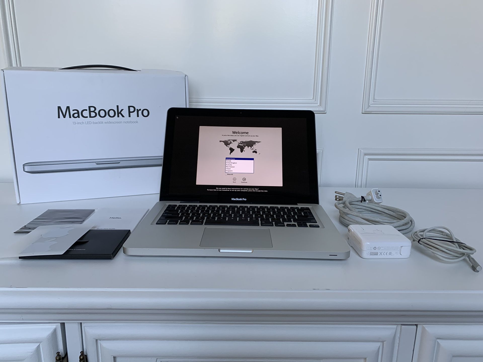 Apple MacBook Pro 13'' MD101LL/A (2012) i5 2.5GHz 16GB 500GB 9/10 COND w/Box