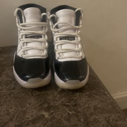 Air Jordan Concord 11s Size 8 Men