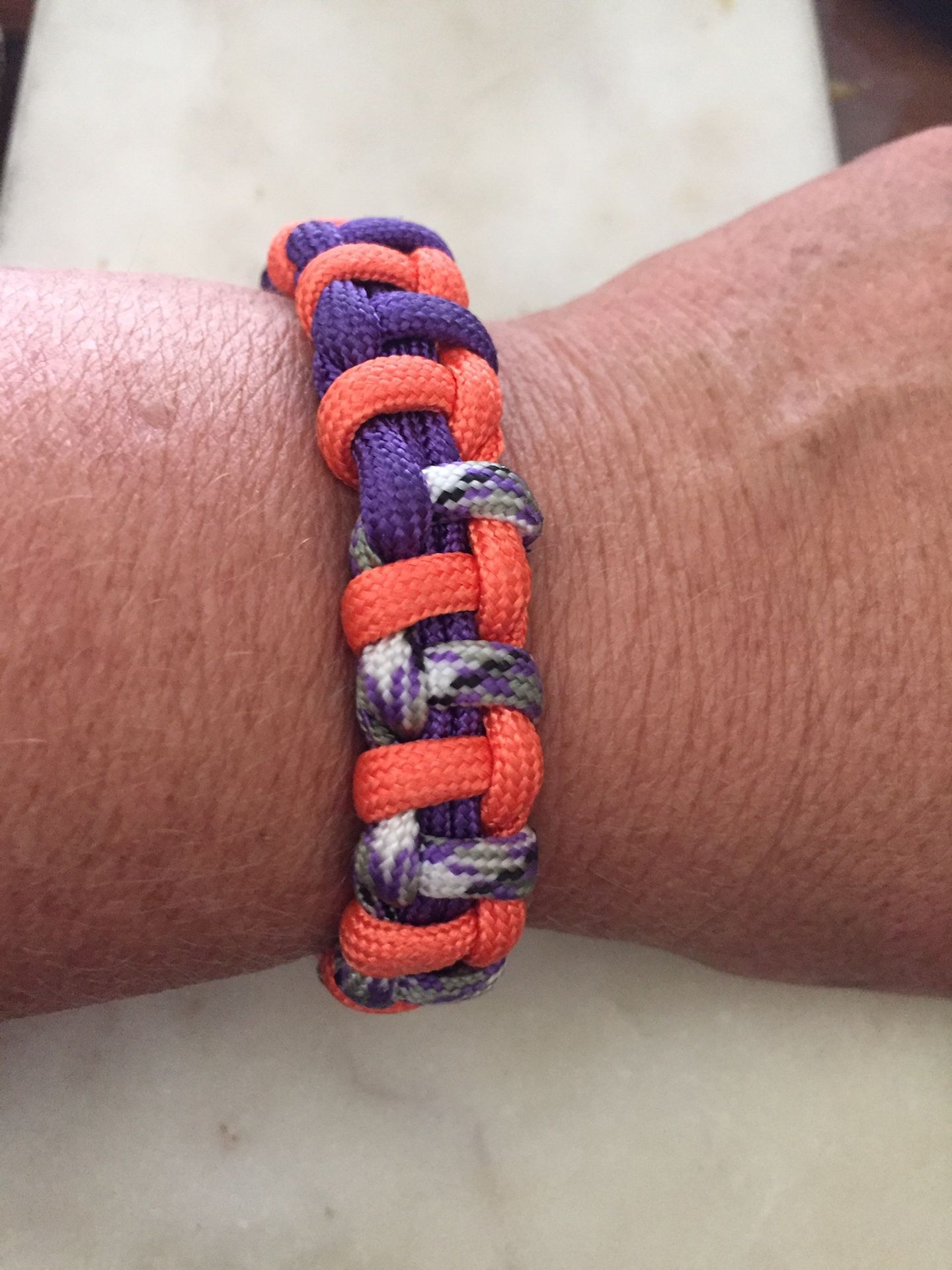 Braided paracord bracelet