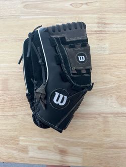 Wilson Adult Left-Handed Baseball Glove - New