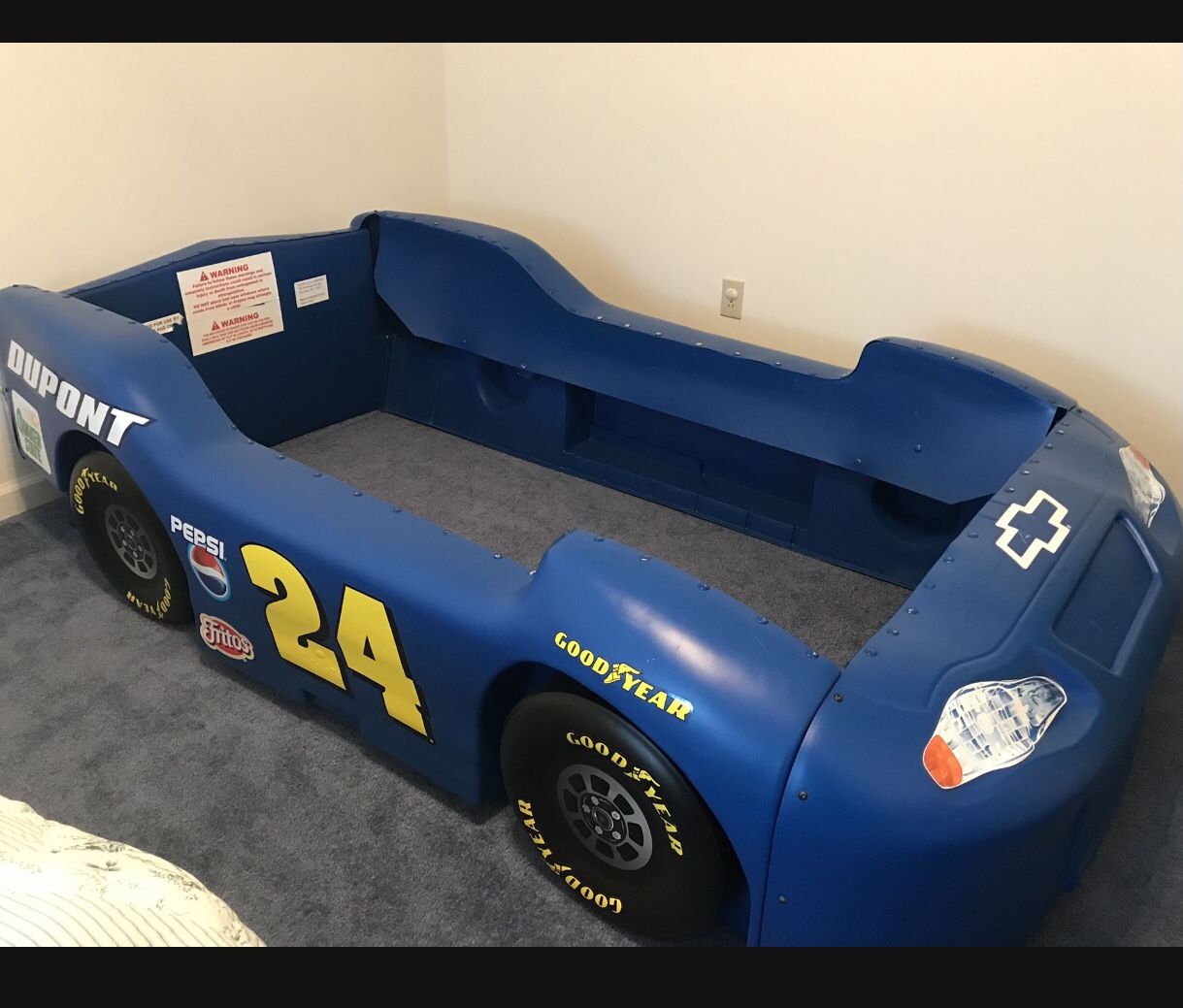 Kids Car Bed - TWIN Size !! 
