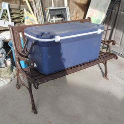 Humungus Big Ice Chest in Mint Condition 