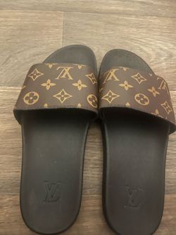 Men’s LV flip flops