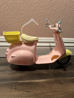 Barbie 2016 Vespa scooter
