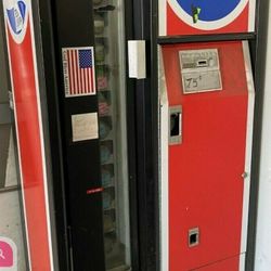 Vintage PEPSI machine 1980's 