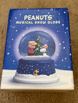 Peanuts Snoopy Charlie Brown Christmas Musical Snowglobe 50th Anniversary