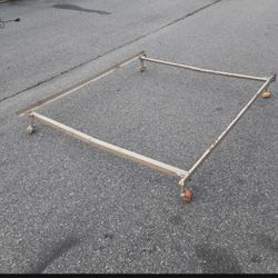 QUEEN, FULL OR TWIN METAL BED RAILS OR FRAME 