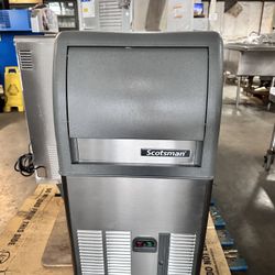 Undercounter Ice Machine 