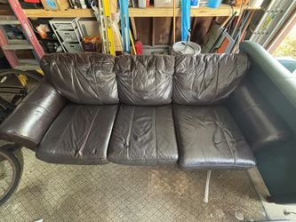 Roll Away couch