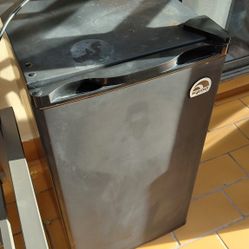 Mini Fridges For Sale 