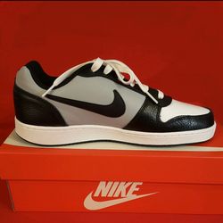 Men's Nike Rare 2 tone gray white Size 10