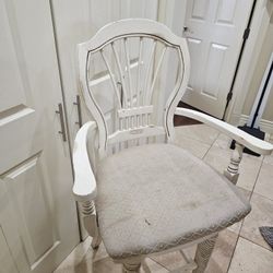 4 Bar Stools/