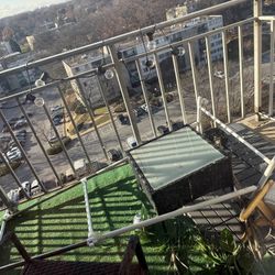 Balcony Table Chair , Grass