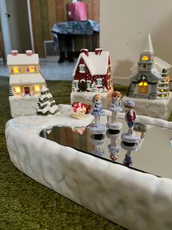 Vintage 1986 House of Lloyd Christmas Village – Musical Lighted Winter Wonderland