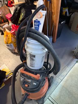 Ridgid 16 Gal Shop Vacuum + Dust Deputy, wood work shop $100