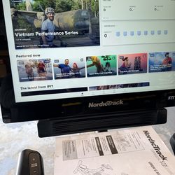 NordicTrack Commercial S22i Studio Cycle